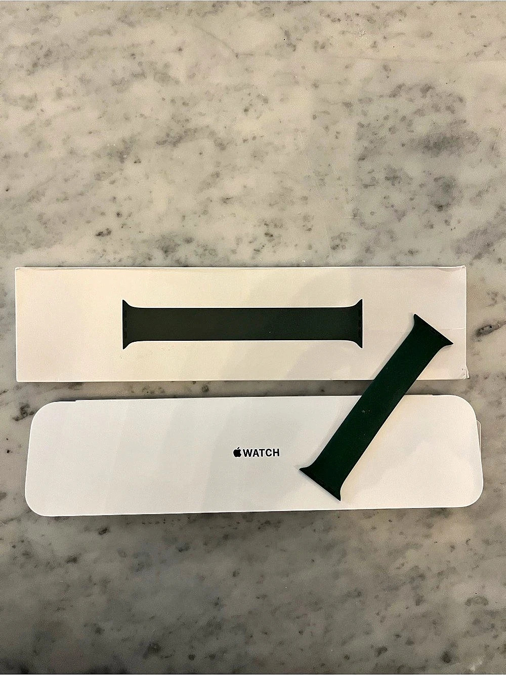 Apple | Solo Loop Watch band for Apple Watch —  41mm - Size 2 (Clover Green)